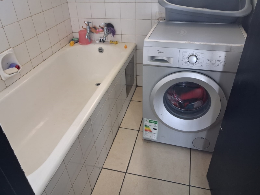 2 Bedroom Property for Sale in Silverton Gauteng