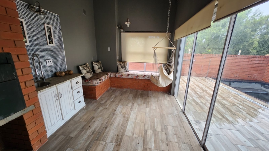 4 Bedroom Property for Sale in Rietvlei Ridge Country Estate Gauteng