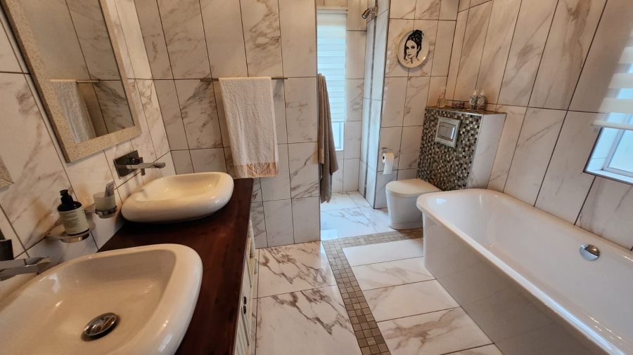 4 Bedroom Property for Sale in Rietvlei Ridge Country Estate Gauteng