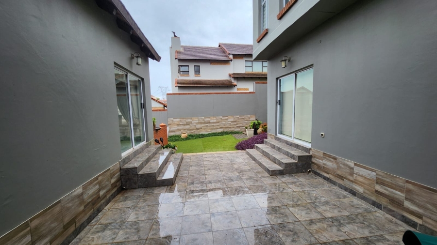 4 Bedroom Property for Sale in Rietvlei Ridge Country Estate Gauteng