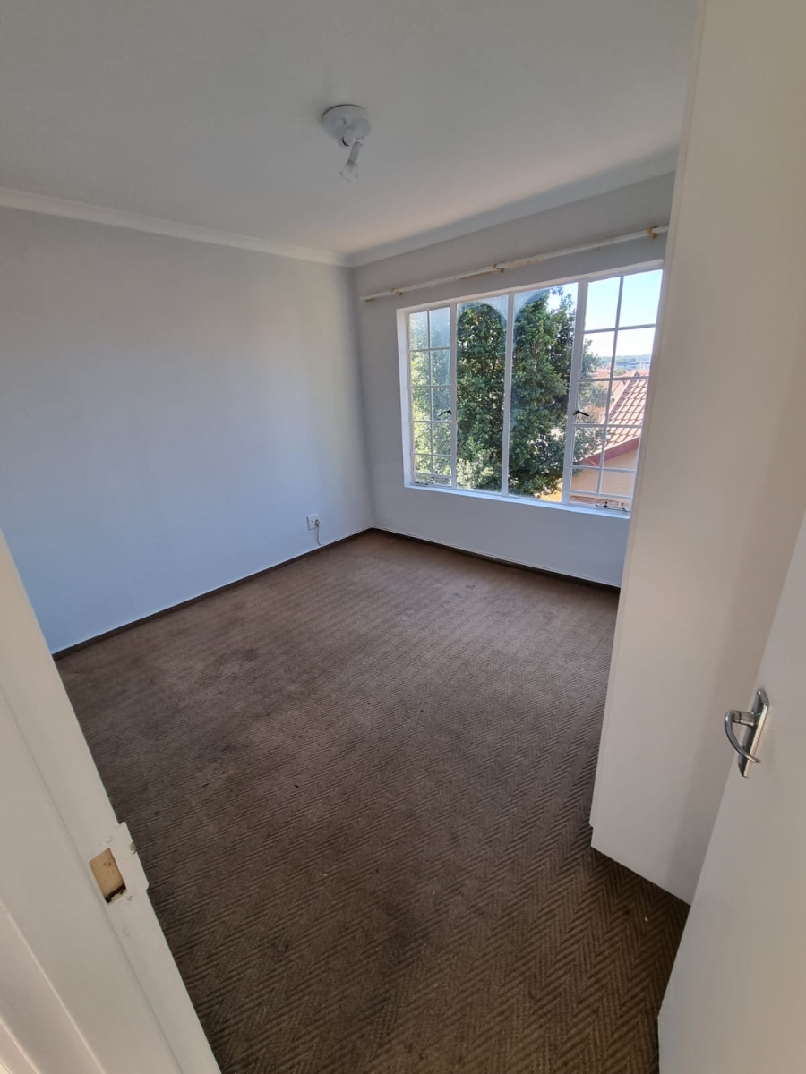 2 Bedroom Property for Sale in Heuwelsig Estate Gauteng