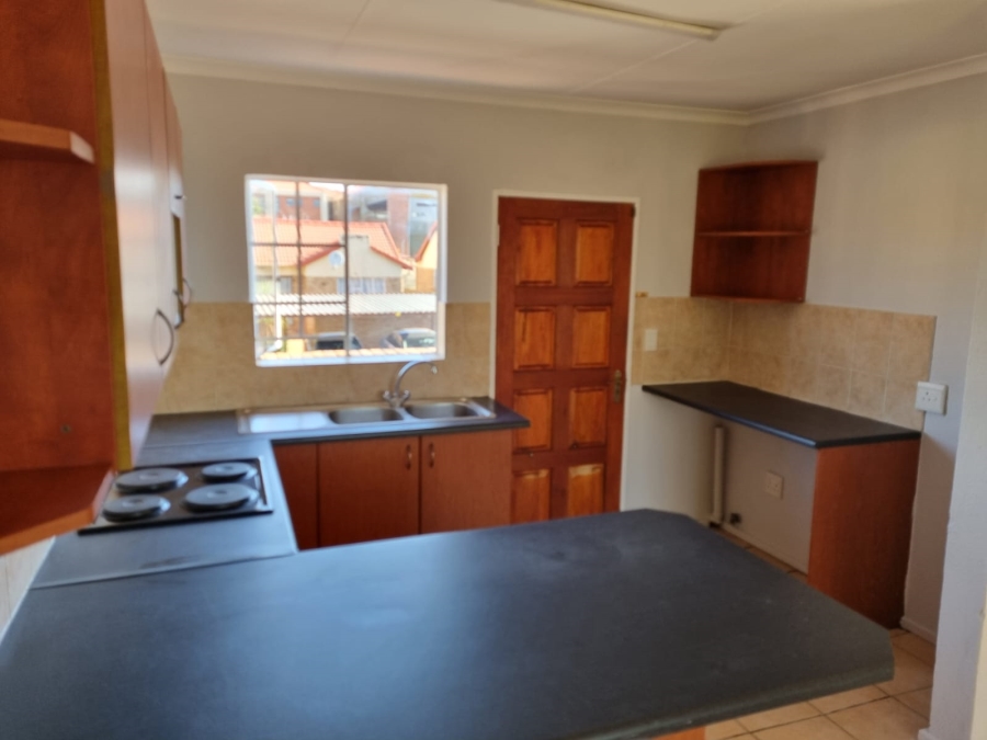 2 Bedroom Property for Sale in Heuwelsig Estate Gauteng