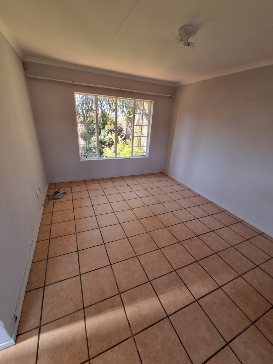 2 Bedroom Property for Sale in Heuwelsig Estate Gauteng