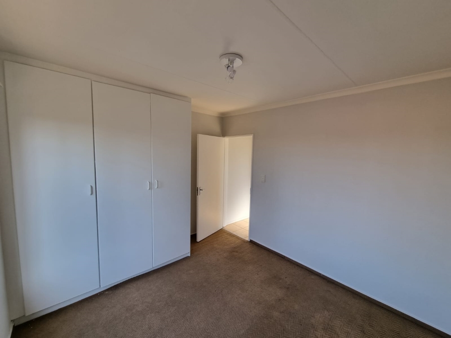 2 Bedroom Property for Sale in Heuwelsig Estate Gauteng