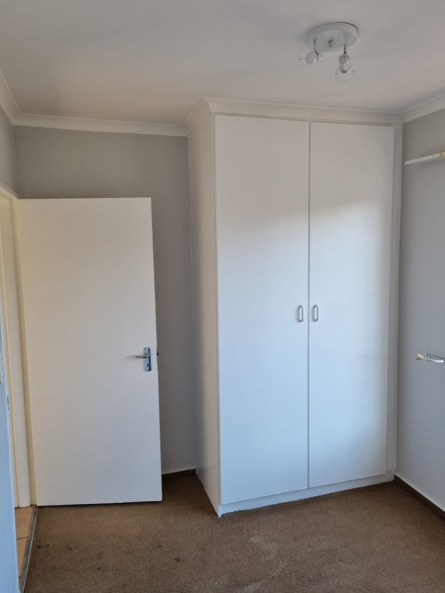 2 Bedroom Property for Sale in Heuwelsig Estate Gauteng