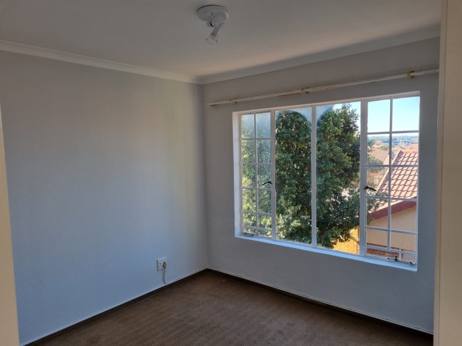 2 Bedroom Property for Sale in Heuwelsig Estate Gauteng