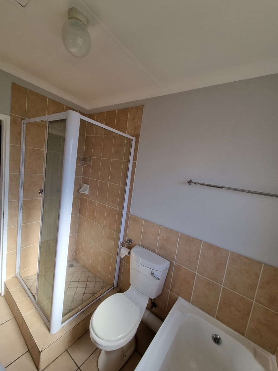 2 Bedroom Property for Sale in Heuwelsig Estate Gauteng
