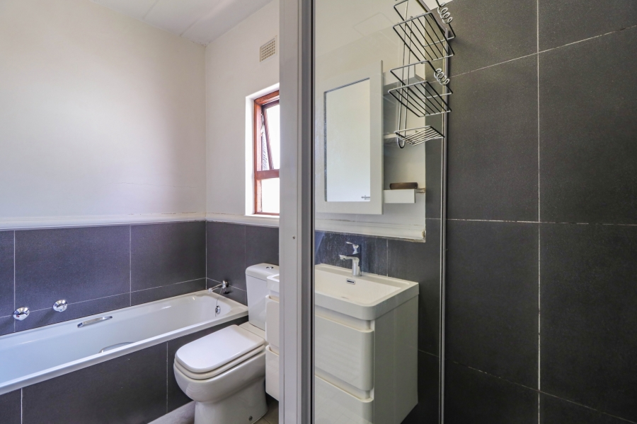 1 Bedroom Property for Sale in Melrose North Gauteng