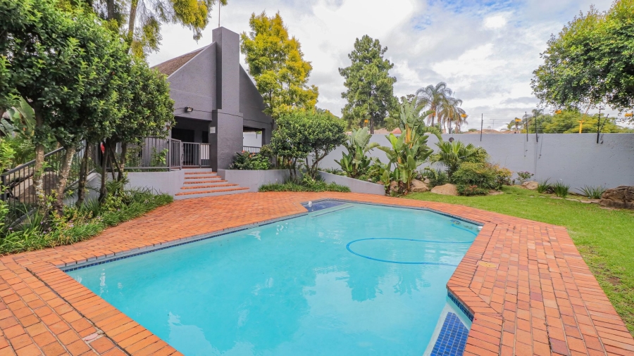 2 Bedroom Property for Sale in Morningside Gauteng