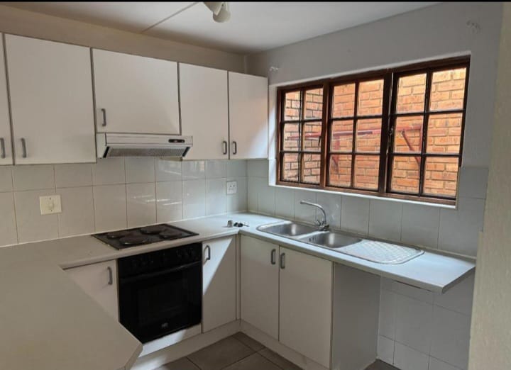 2 Bedroom Property for Sale in Roodepoort Gauteng