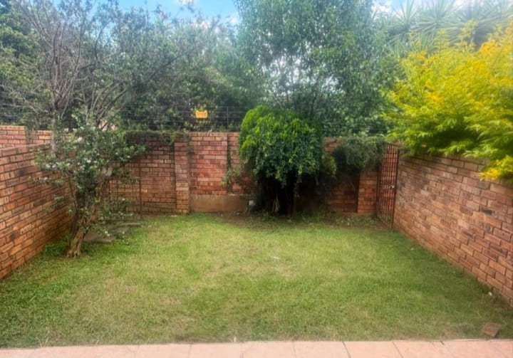 2 Bedroom Property for Sale in Roodepoort Gauteng