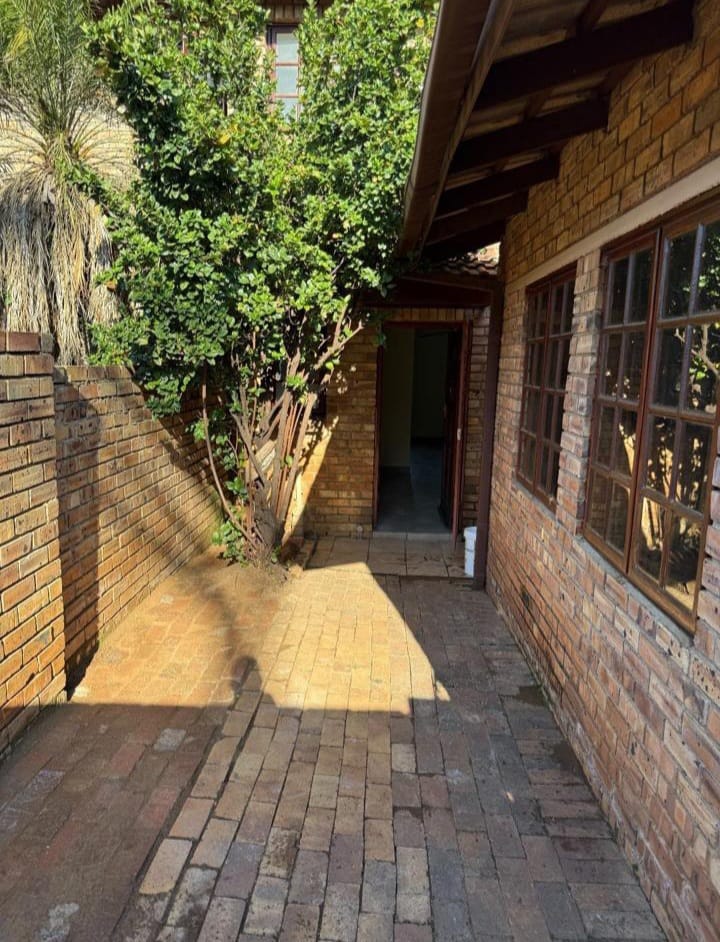 2 Bedroom Property for Sale in Roodepoort Gauteng