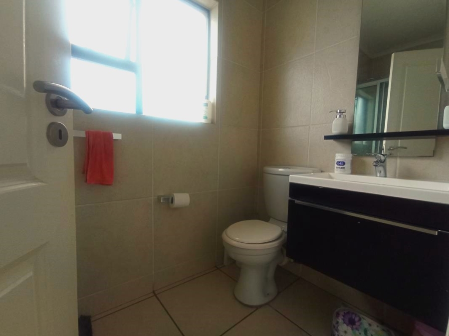 2 Bedroom Property for Sale in Oakdene Gauteng