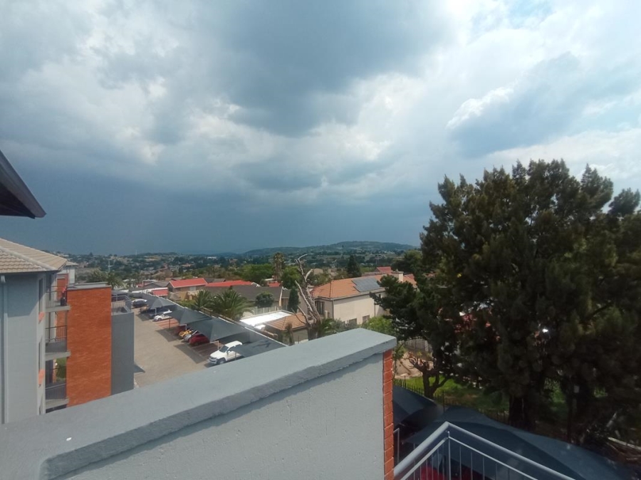 2 Bedroom Property for Sale in Oakdene Gauteng