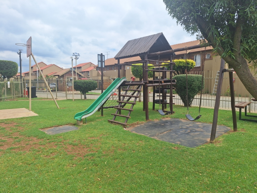 To Let 2 Bedroom Property for Rent in Eden Glen Gauteng