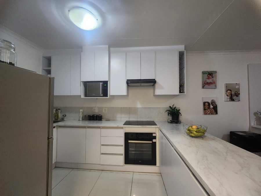 To Let 2 Bedroom Property for Rent in Eden Glen Gauteng