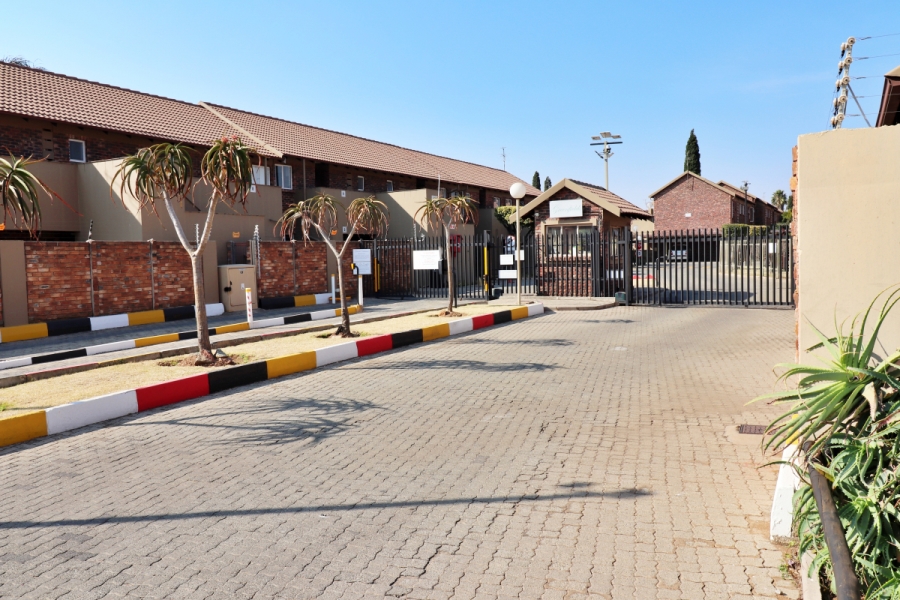 To Let 2 Bedroom Property for Rent in Eden Glen Gauteng