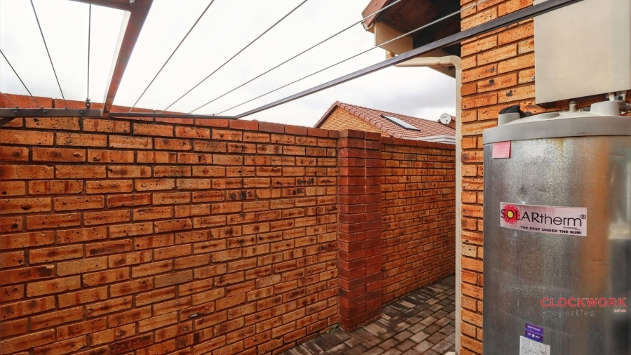 2 Bedroom Property for Sale in Brentwood Park AH Gauteng