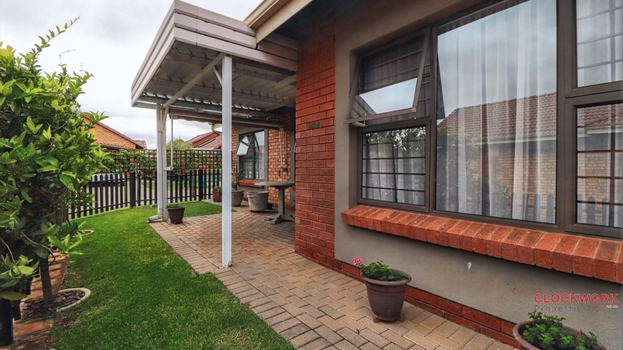2 Bedroom Property for Sale in Brentwood Park AH Gauteng