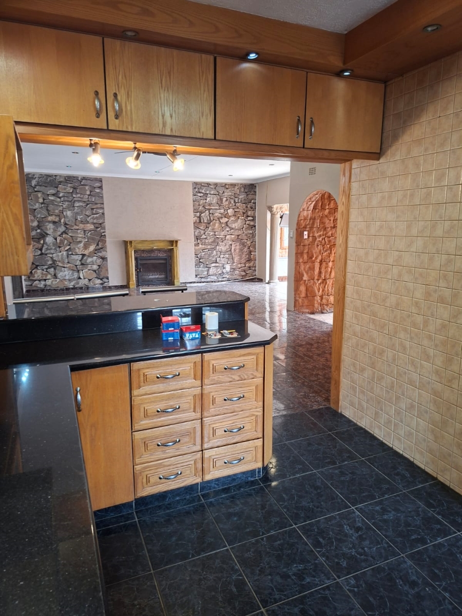 3 Bedroom Property for Sale in Illiondale Gauteng