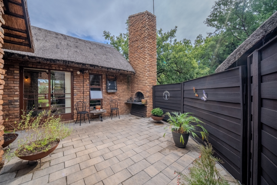 2 Bedroom Property for Sale in Faerie Glen Gauteng