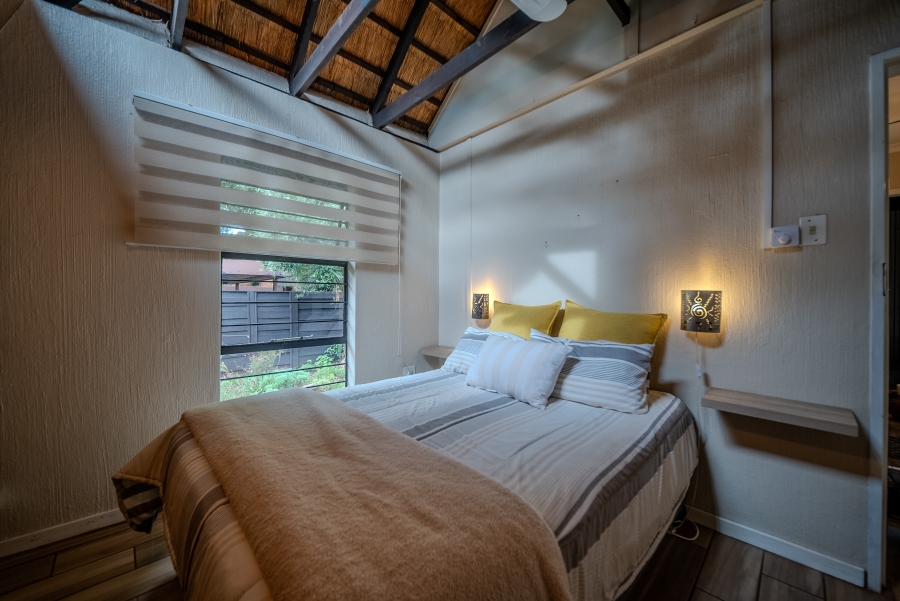 2 Bedroom Property for Sale in Faerie Glen Gauteng