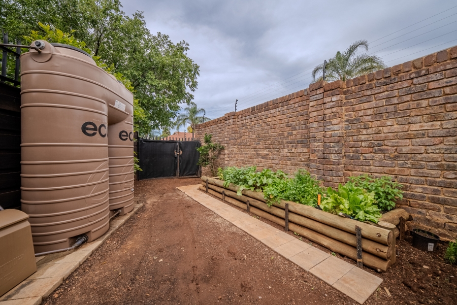 2 Bedroom Property for Sale in Faerie Glen Gauteng