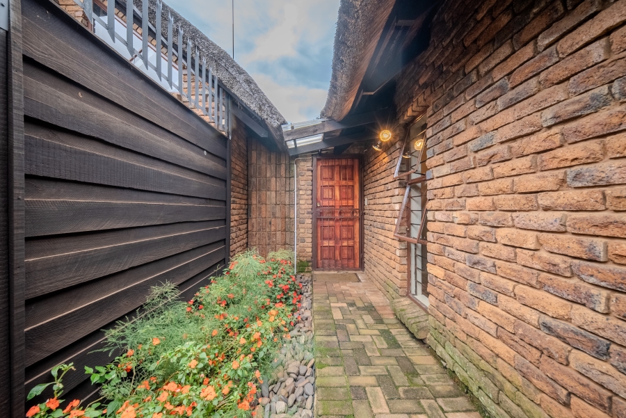 2 Bedroom Property for Sale in Faerie Glen Gauteng