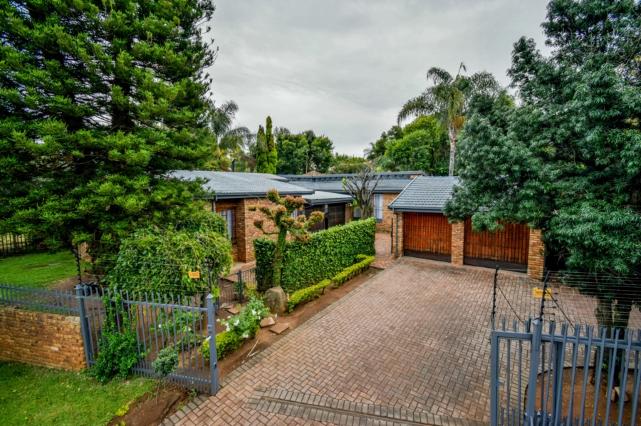 4 Bedroom Property for Sale in Garsfontein Gauteng