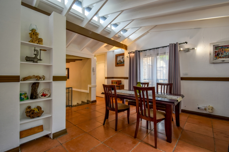 4 Bedroom Property for Sale in Garsfontein Gauteng