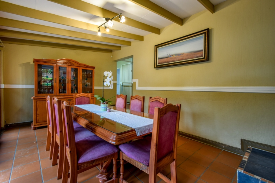 4 Bedroom Property for Sale in Garsfontein Gauteng