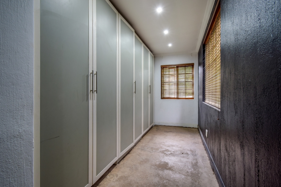 4 Bedroom Property for Sale in Garsfontein Gauteng