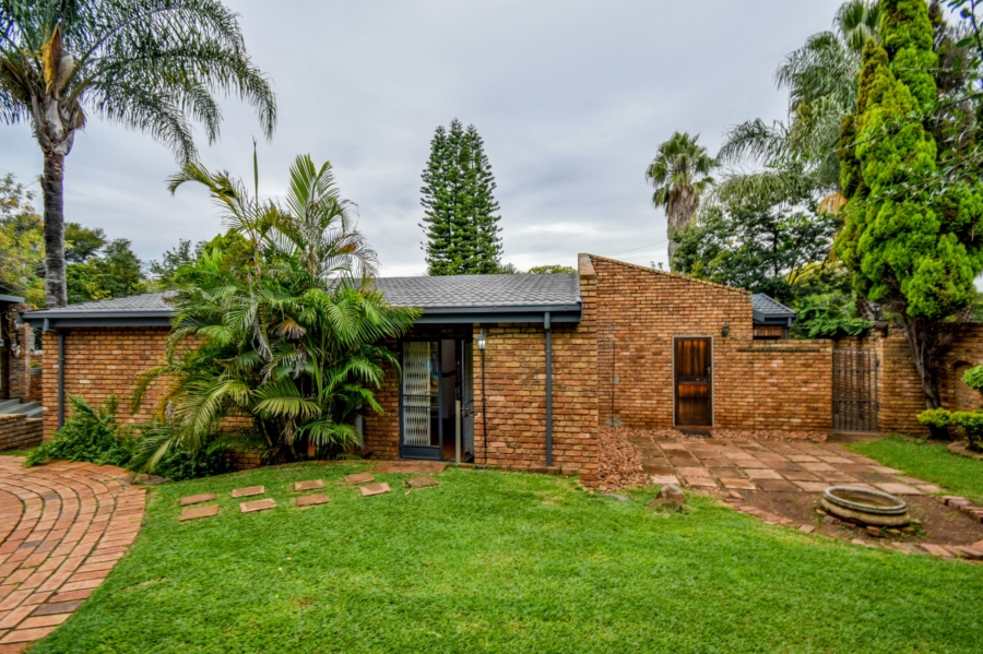 4 Bedroom Property for Sale in Garsfontein Gauteng