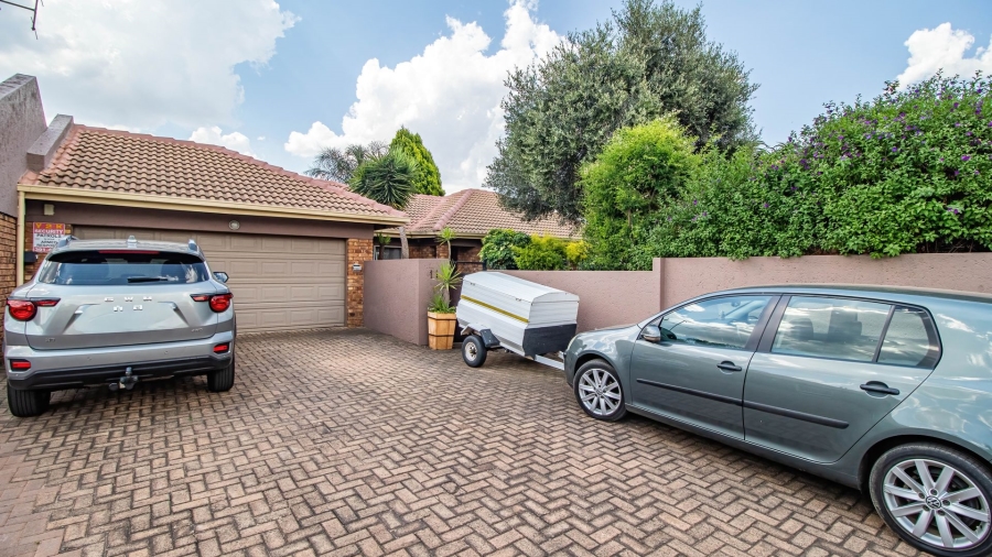 3 Bedroom Property for Sale in Terenure Gauteng