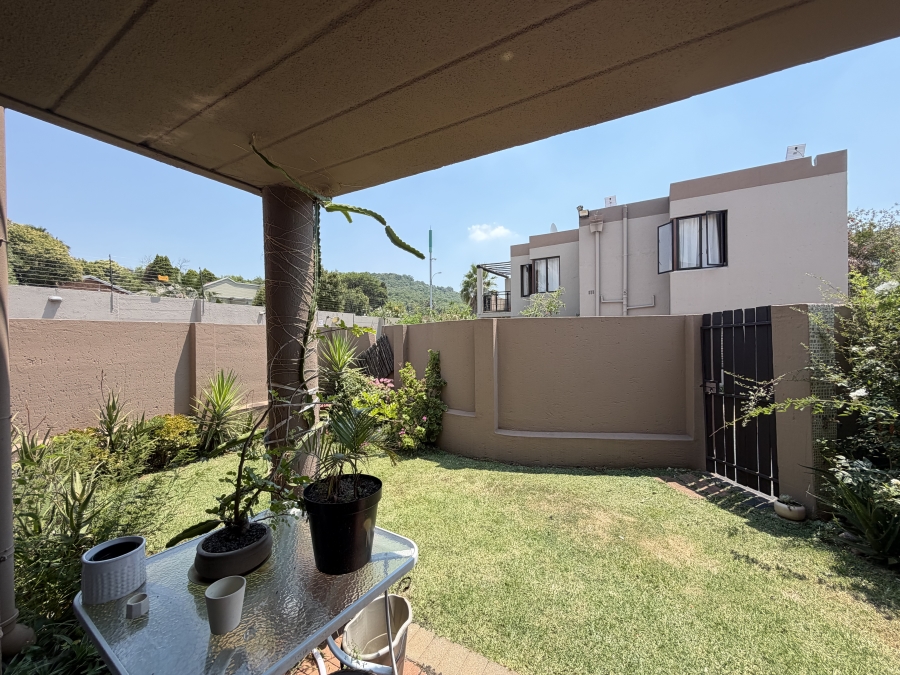 To Let 2 Bedroom Property for Rent in Glenvista Gauteng