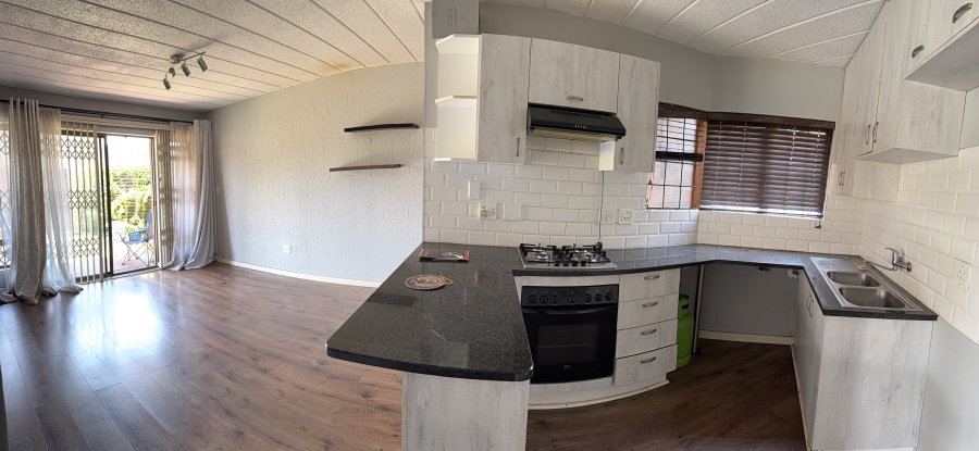 To Let 2 Bedroom Property for Rent in Glenvista Gauteng