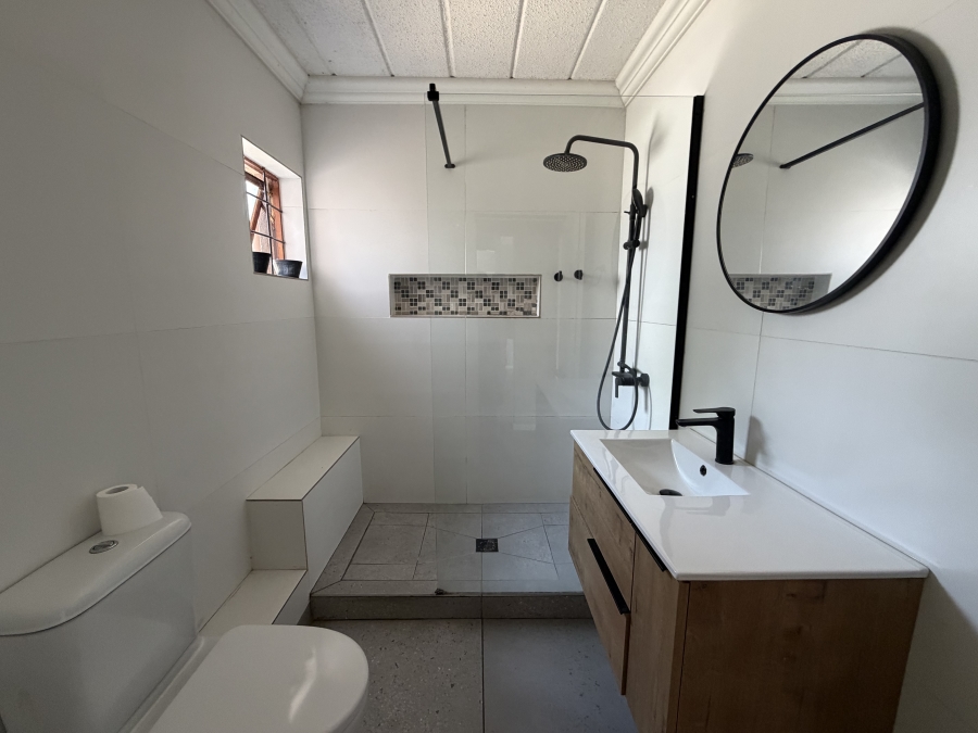 To Let 2 Bedroom Property for Rent in Glenvista Gauteng