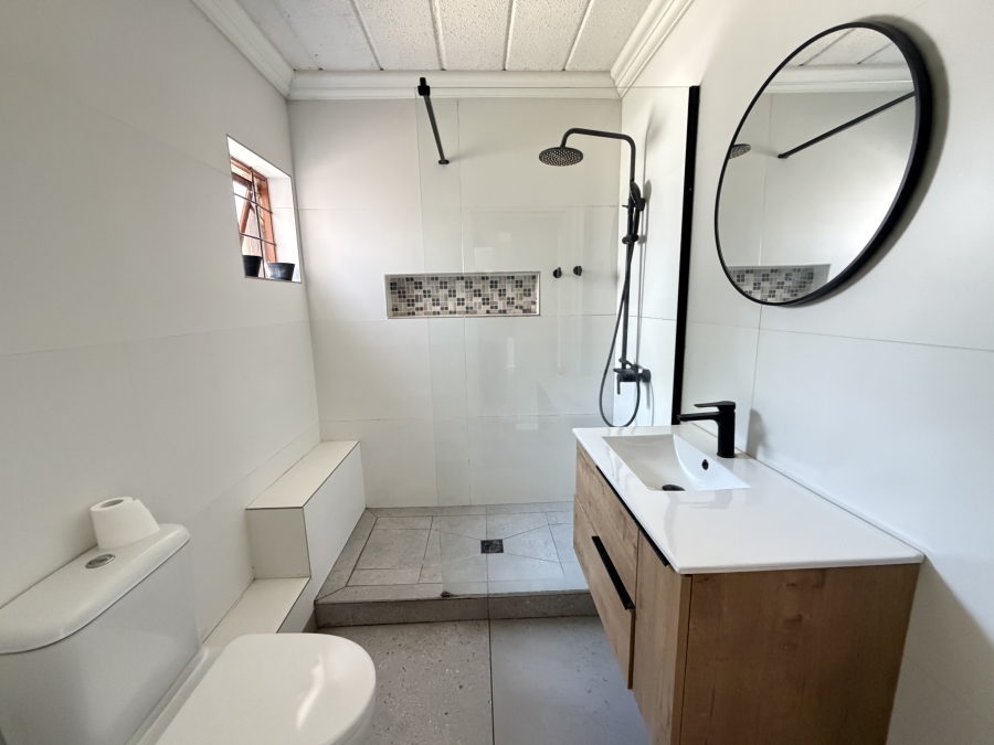 To Let 2 Bedroom Property for Rent in Glenvista Gauteng