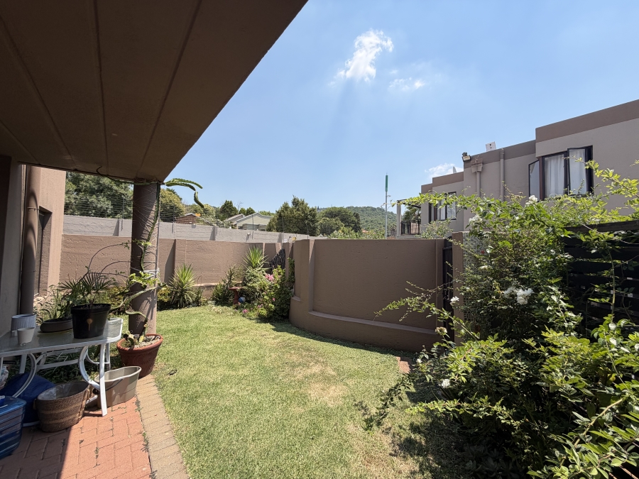 To Let 2 Bedroom Property for Rent in Glenvista Gauteng