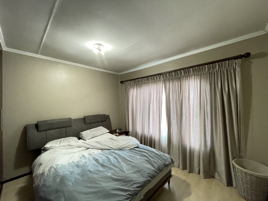 2 Bedroom Property for Sale in Glenvista Gauteng