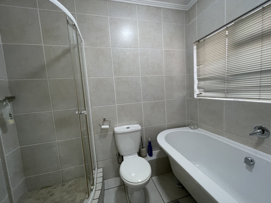 2 Bedroom Property for Sale in Glenvista Gauteng