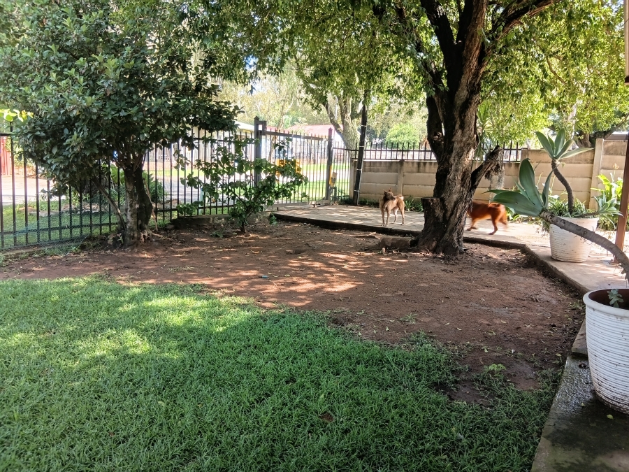 3 Bedroom Property for Sale in Mountain View Gauteng