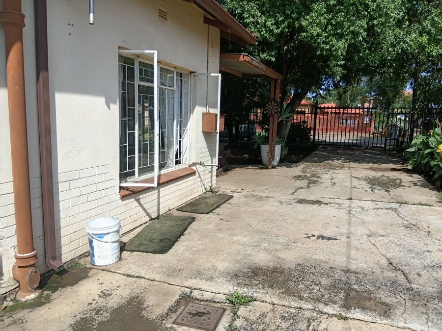 3 Bedroom Property for Sale in Mountain View Gauteng