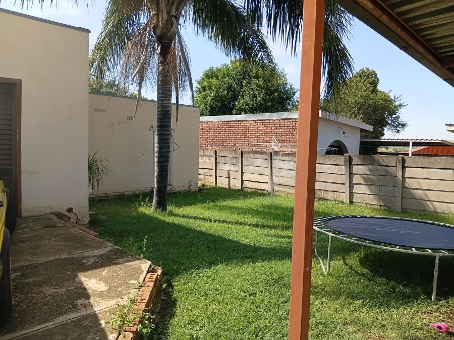 3 Bedroom Property for Sale in Mountain View Gauteng