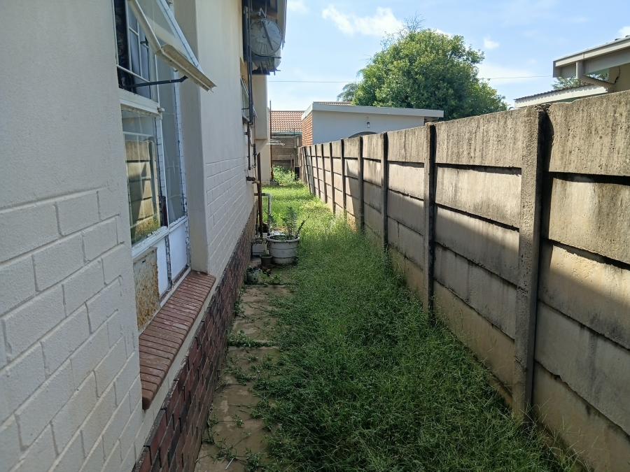 3 Bedroom Property for Sale in Mountain View Gauteng