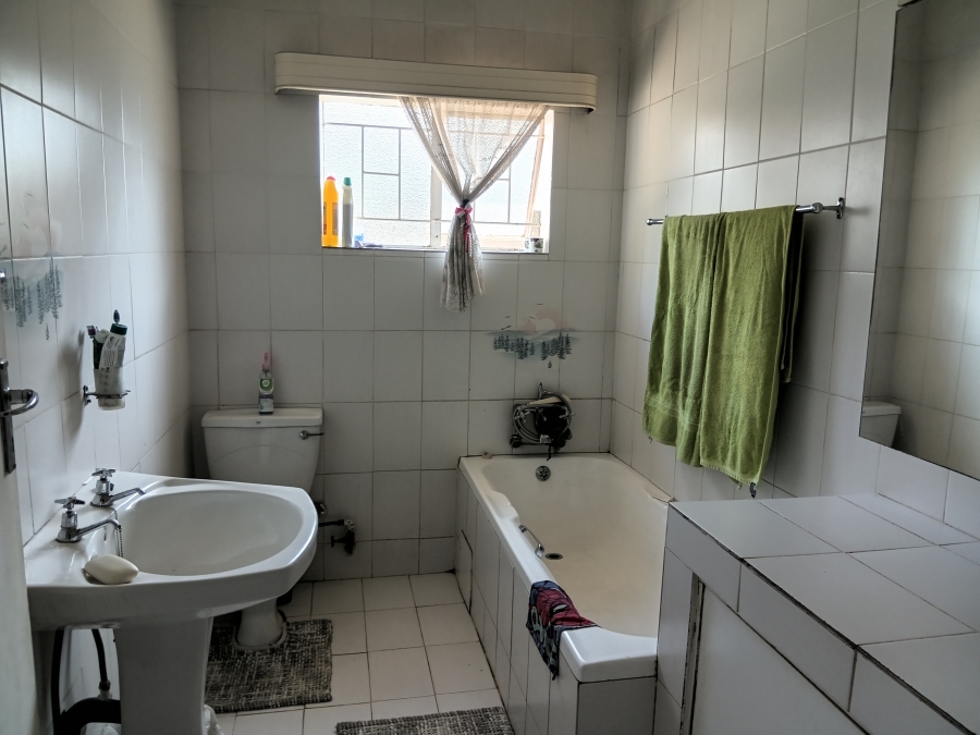 3 Bedroom Property for Sale in Mountain View Gauteng