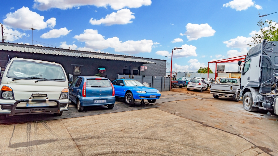 Commercial Property for Sale in Anderbolt Gauteng