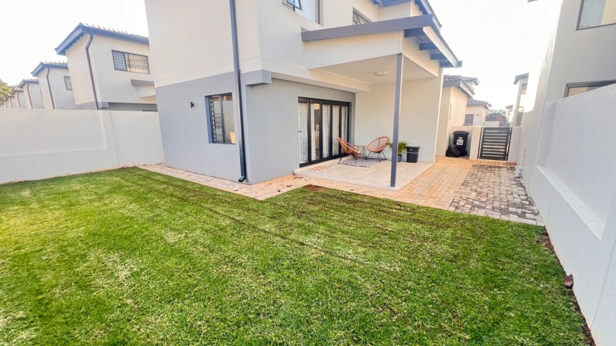 3 Bedroom Property for Sale in Little Falls Gauteng