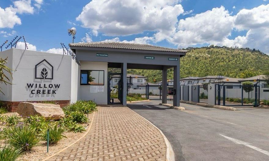 3 Bedroom Property for Sale in Little Falls Gauteng