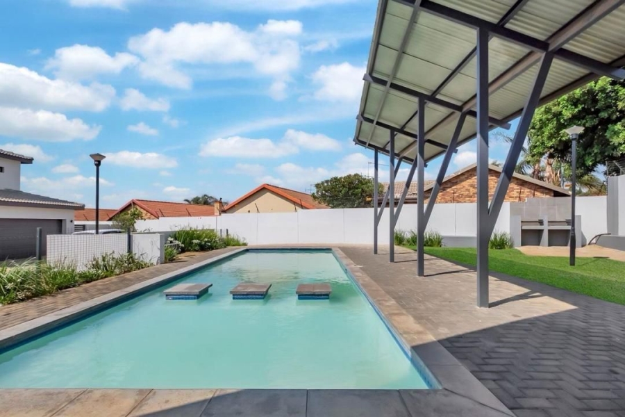 3 Bedroom Property for Sale in Little Falls Gauteng